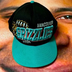 🐻🏀VTG 90s New Era x Vancouver Grizzlies embroidered Hat OLD NEW DEADSTOCK 🐻